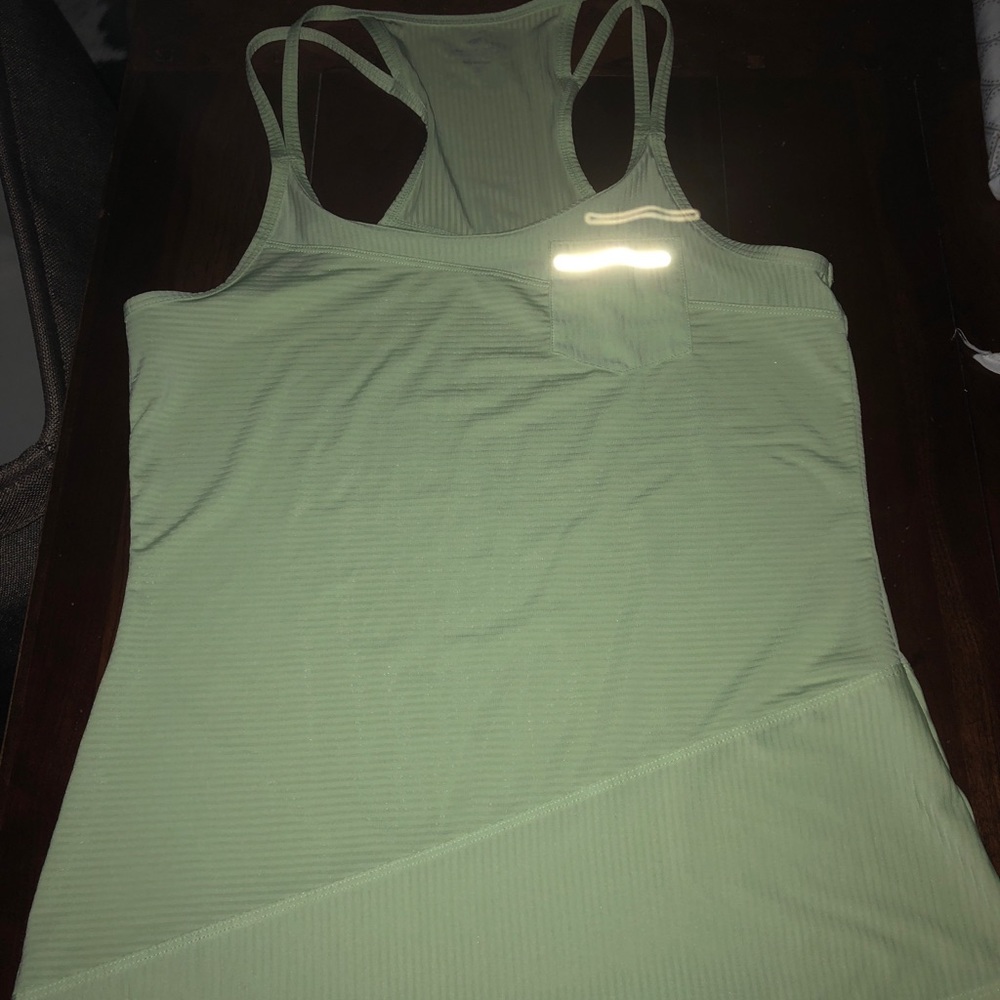 Athleta women’s tank top